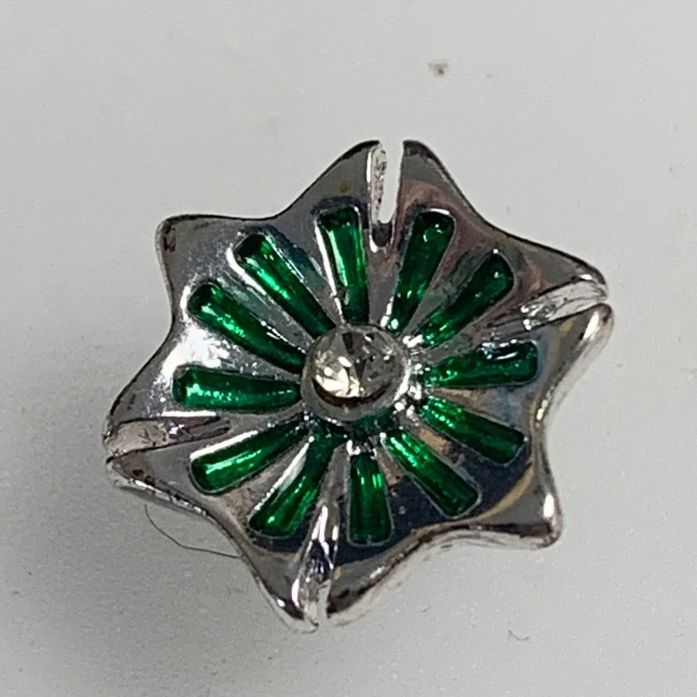 Silver Tone Green Enamel Starburst Stud Earrings Clear Rhinestone Center 3807